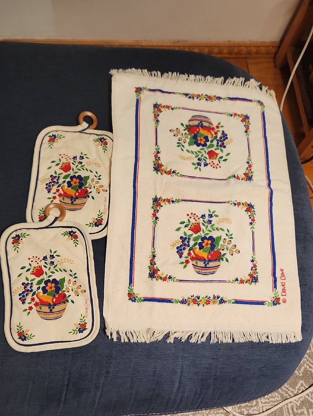Vintage David Davir Floral & Fruits Bowl Print Kitchen Set PotHolders & Towel